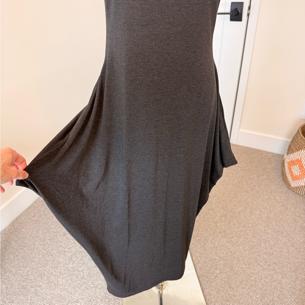 Ruti Iconic Sleeveless Jersey Dress - Picture 4 of 10